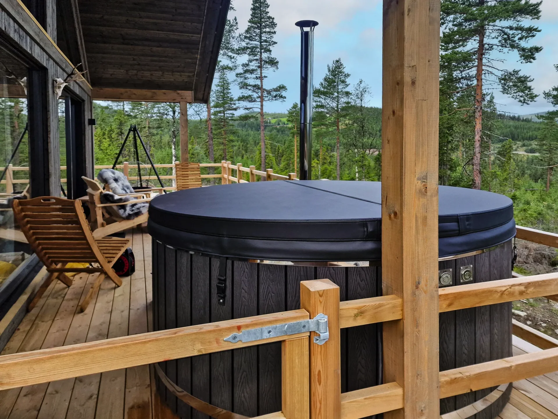 Aurowe kubilas dvaro aplinkoje